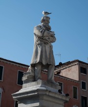 Monumento a Niccolò Tommaseo
Campo Santo Stefano - Venezia, Italia